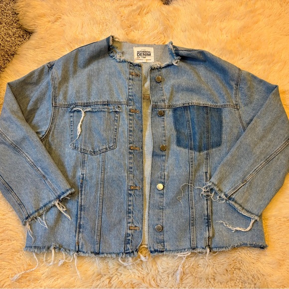 Denim jacket - Picture 1 of 4